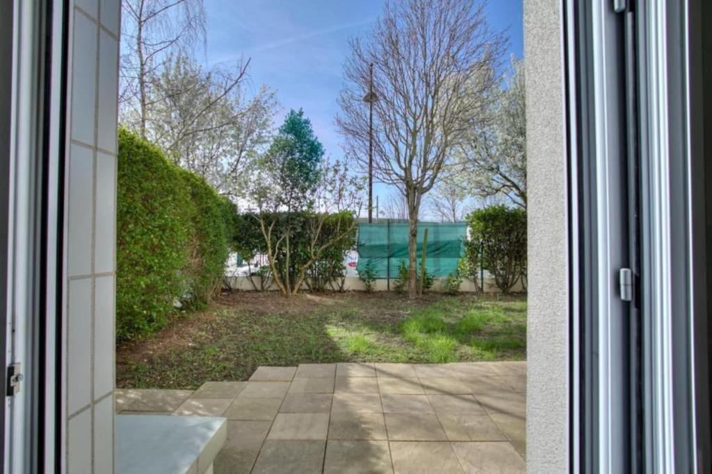 Studio Spacieux Avec Terrasse Et Parking Viry-Châtillon Eksteriør bilde