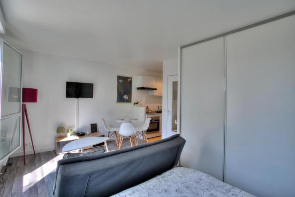 Studio Spacieux Avec Terrasse Et Parking Viry-Châtillon Eksteriør bilde