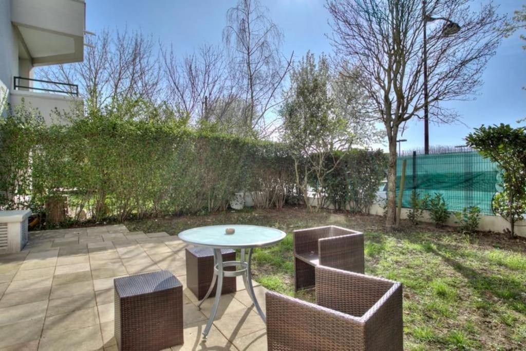 Studio Spacieux Avec Terrasse Et Parking Viry-Châtillon Eksteriør bilde