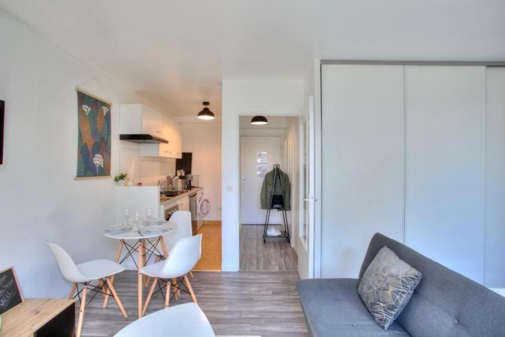 Studio Spacieux Avec Terrasse Et Parking Viry-Châtillon Eksteriør bilde