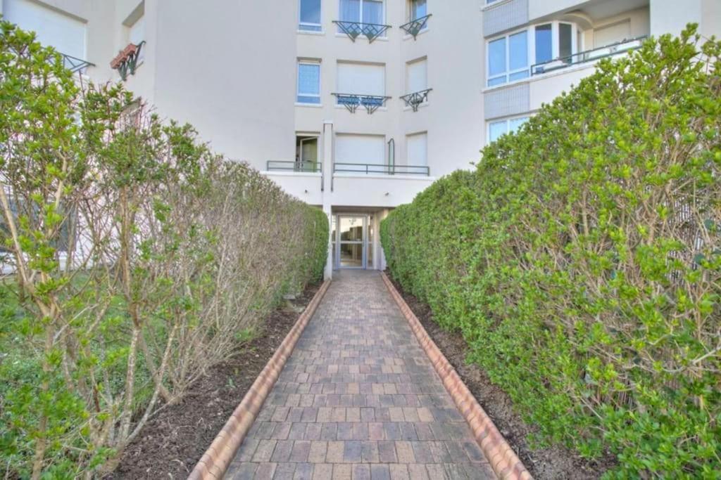 Studio Spacieux Avec Terrasse Et Parking Viry-Châtillon Eksteriør bilde