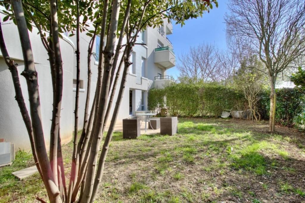 Studio Spacieux Avec Terrasse Et Parking Viry-Châtillon Eksteriør bilde